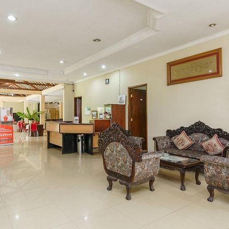 เรดดอร์ซ แอท จาลัน ลินตัส ซูมาเตรา ลาฮัต Hotel Lahat ภายนอก รูปภาพ