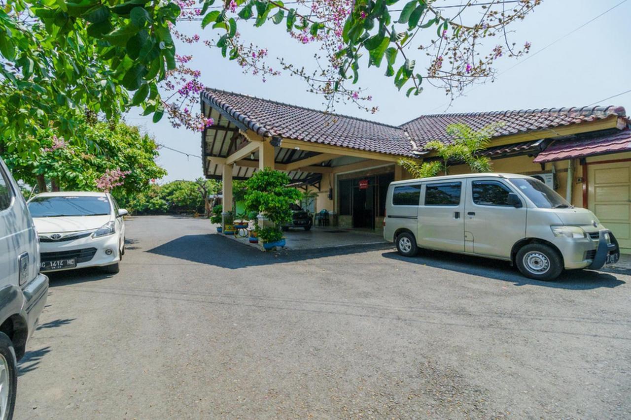เรดดอร์ซ แอท จาลัน ลินตัส ซูมาเตรา ลาฮัต Hotel Lahat ภายนอก รูปภาพ