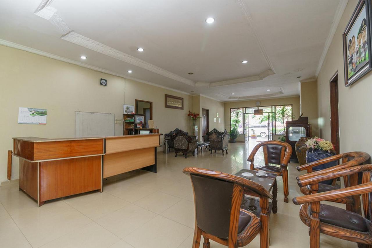 เรดดอร์ซ แอท จาลัน ลินตัส ซูมาเตรา ลาฮัต Hotel Lahat ภายนอก รูปภาพ