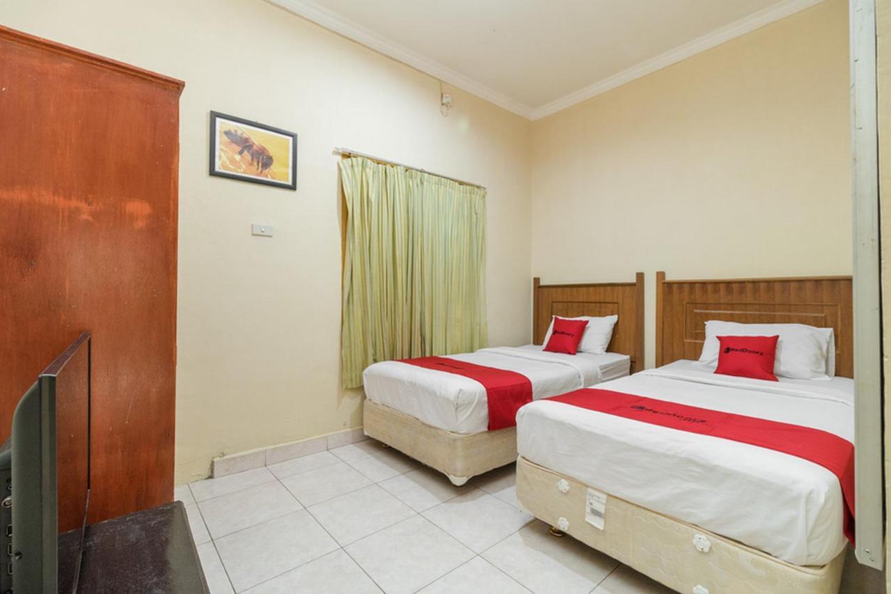 เรดดอร์ซ แอท จาลัน ลินตัส ซูมาเตรา ลาฮัต Hotel Lahat ภายนอก รูปภาพ